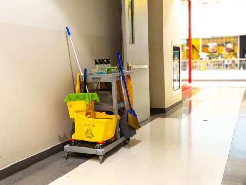 commercial cleaning tools
